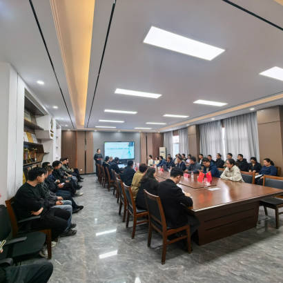健康服务进企业 关爱职工暖人心 ——山东华瓴控股集团开展职工健康知识培训暨义诊活动