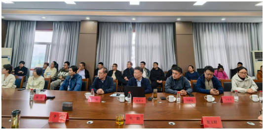 健康服务进企业 关爱职工暖人心 ——山东华瓴控股集团开展职工健康知识培训暨义诊活动
