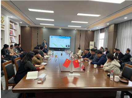 健康服务进企业 关爱职工暖人心 ——山东华瓴控股集团开展职工健康知识培训暨义诊活动